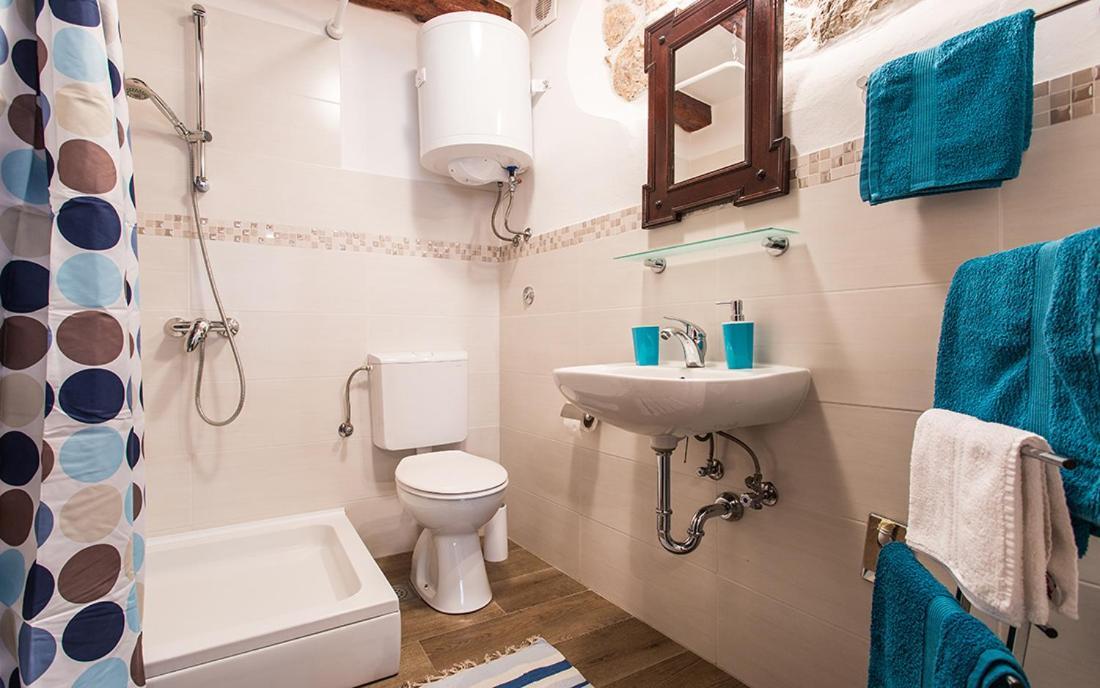 Apartment & Room Antonio Врбник Экстерьер фото