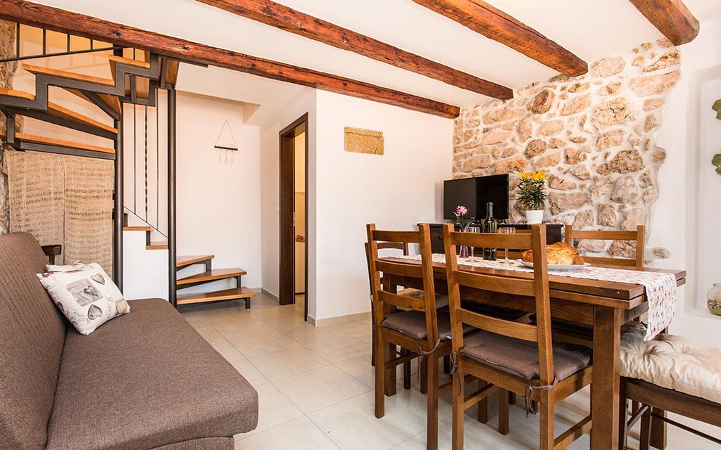 Apartment & Room Antonio Врбник Экстерьер фото