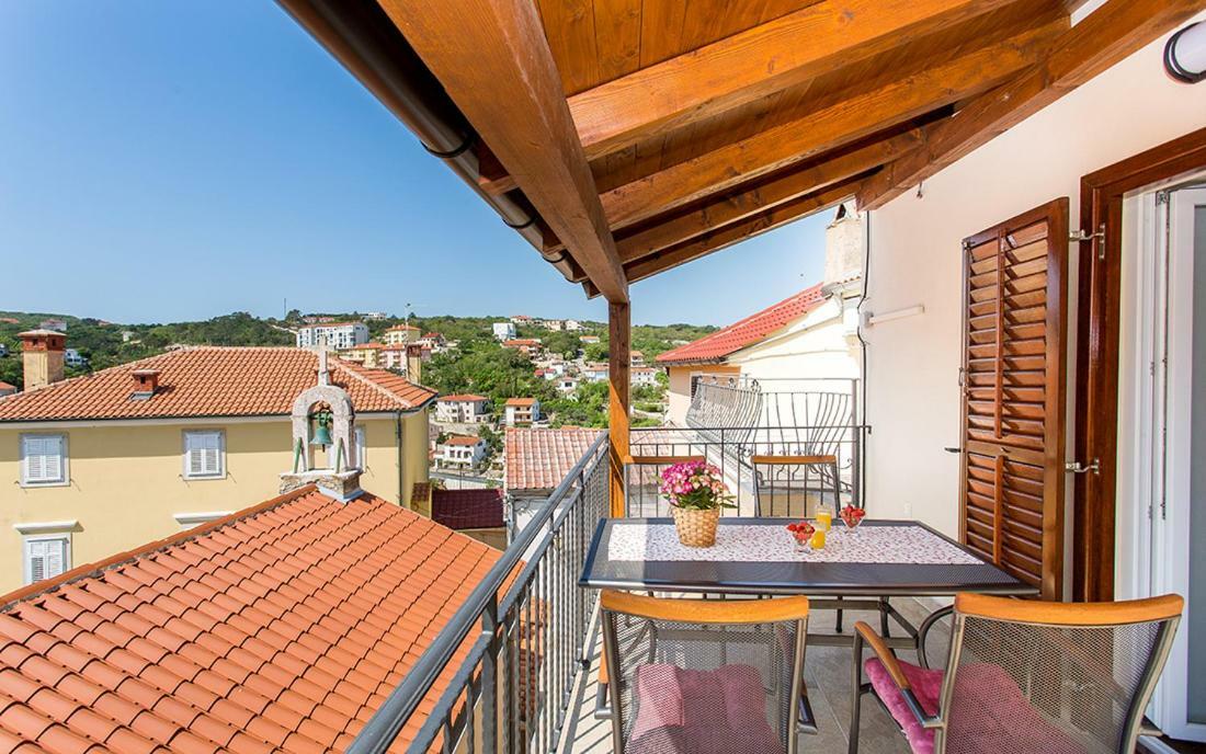 Apartment & Room Antonio Врбник Экстерьер фото