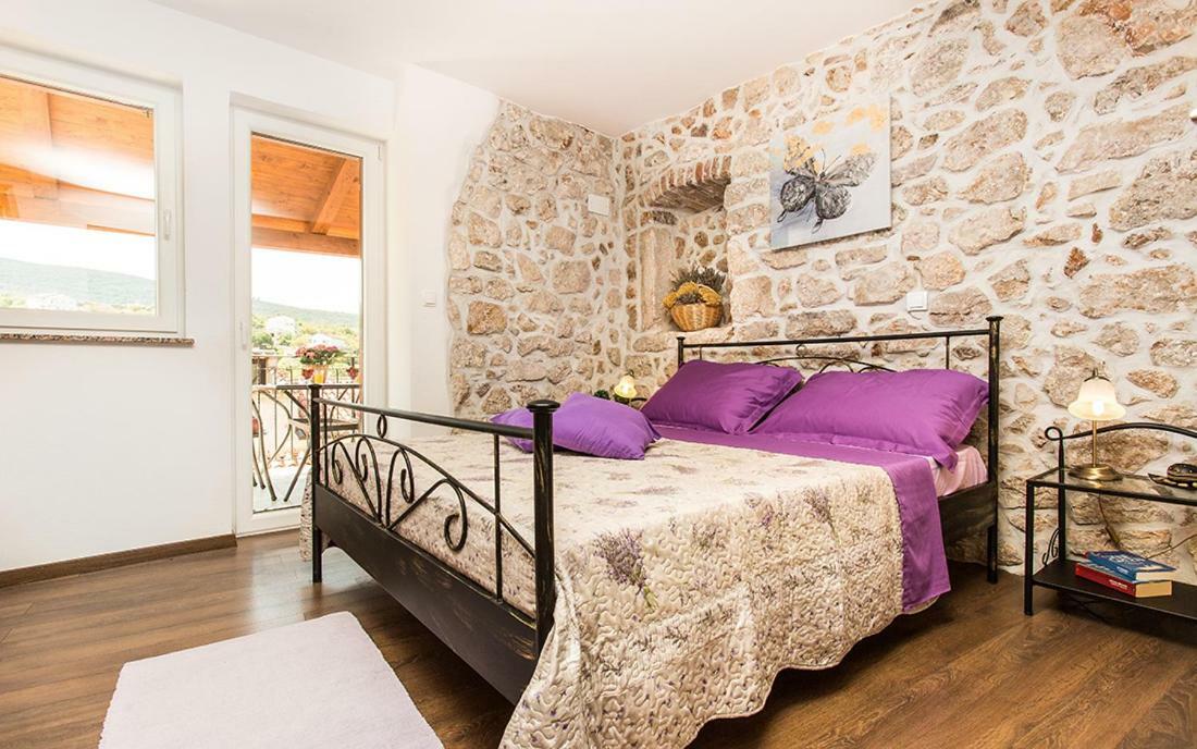 Apartment & Room Antonio Врбник Экстерьер фото